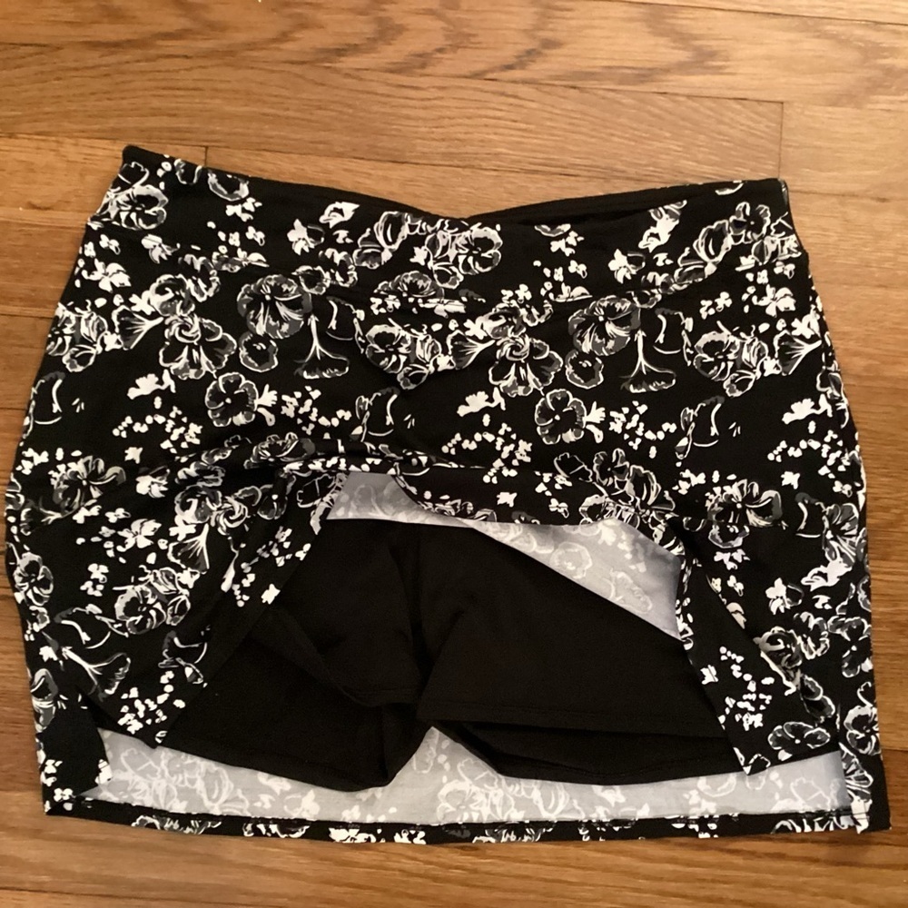 Soybu Black and White Skort - Picture 4 of 4